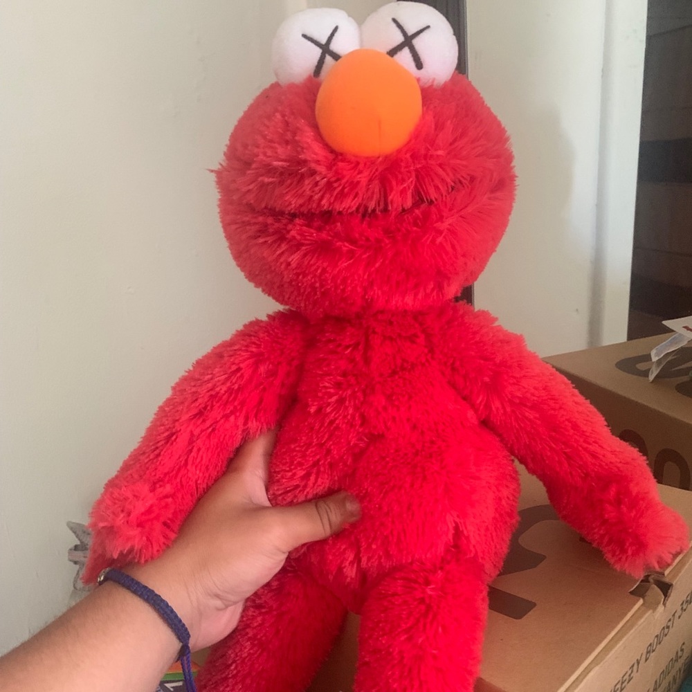 Kaws x Sesame Street uniqlo plush